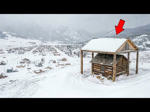 Whole Town Was Freezing—But This Elderly Couple’s Double-Roof Cabin Stayed Warm During The Blizzard