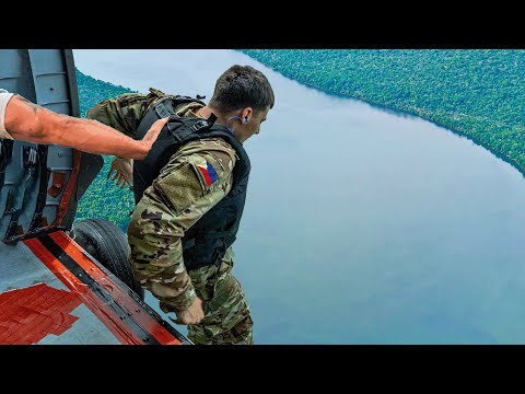 US, Philippines Army Jump Into Water From UH-60 Black Hawk