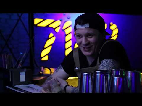 ГЛУПЫЕ ВОПРОСЫ БАРМЕНАМ. ПЬЮТ ЛИ БАРМЕНЫ НА РАБОЧЕМ МЕСТЕ? КИПЯТКОМ ВЗЯЛИ ИНТЕРВЬЮ!