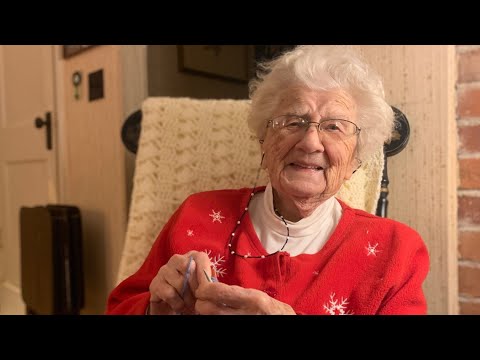 Dottie Brown, the 104-year-old Maine knitter