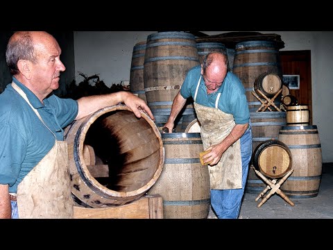 Jose, the COOPER. Artisanal elaboration of BARRELS AND CASKS to store the wine | Documentary film