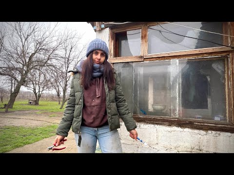 Ремонт у хаті: сама міняю скло у старому вікні | Пічка димить на всю хату