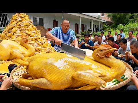 广西博白农村吃白切鸡，一年土鸡不放葱姜清水煮，皮脆肉又香#麦总去哪吃