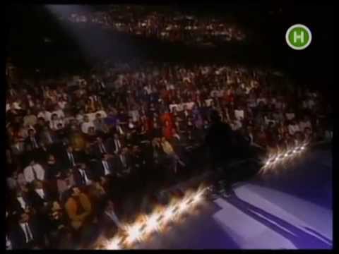 The Magic of David Copperfield XII: The Niagara Falls Challenge (1990) (With Kim Alexis)