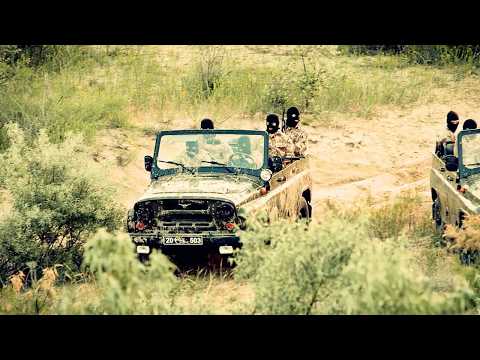 Peligro en la isla: un grupo de mercenarios se prepara para un combate mortal. LA MANADA parte 1