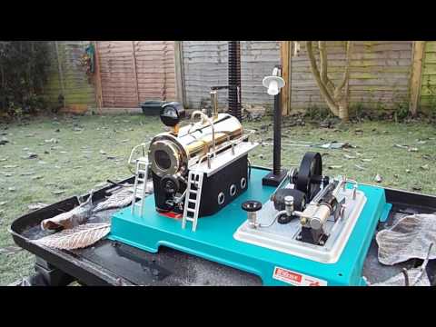 Wilesco D18 live steam engine.  A frosty morning steam up.