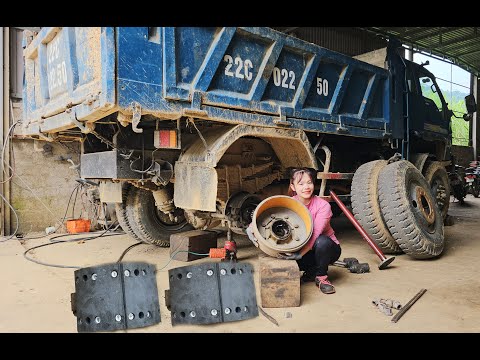 auto repairer: Serious brake damage! Replace worn brake drums on heavy duty trucks