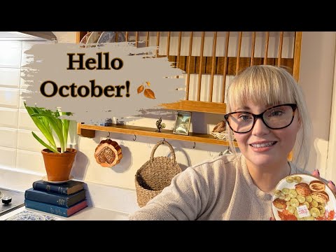 A Cozy October Day | Apple Cake & Thrift Finds!