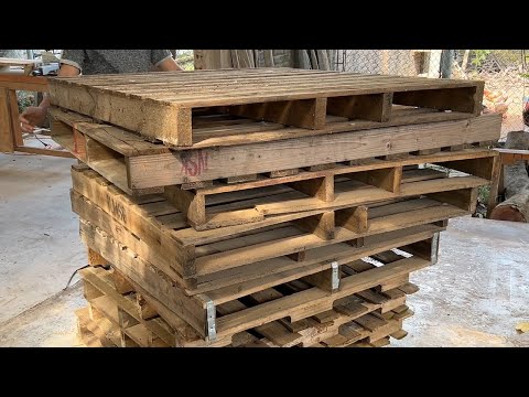 From Discarded Pallets to a Complete Bedroom Furniture Set: Upcycling at Its Finest