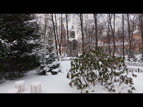 АЛЕКСАНДРО- НЕВСКАЯ ЛАВРА: