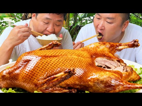 8斤大鵝，二弟做“大鵝燉青豆”，軟爛入味兄弟倆吃爽了！【鐵鍋視頻】