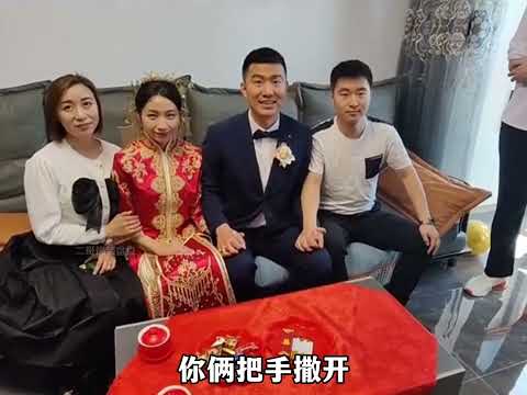 婚礼现场的爆笑时刻，第一次结婚没有经验，请见谅！#婚礼搞笑瞬间#婚礼现场#第一次结婚没经验#专治不开心