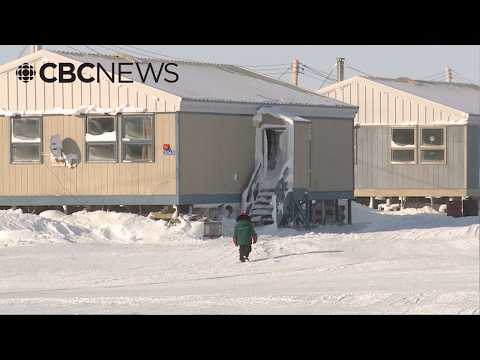 Nunavut family struggles to keep warm during winter power outage