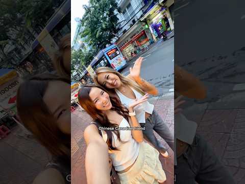 A little Bangkok Chinatown moment with my girl 🩷🇹🇭📍Kha Moo Tee Sam#streetfood #bangkok #thailand