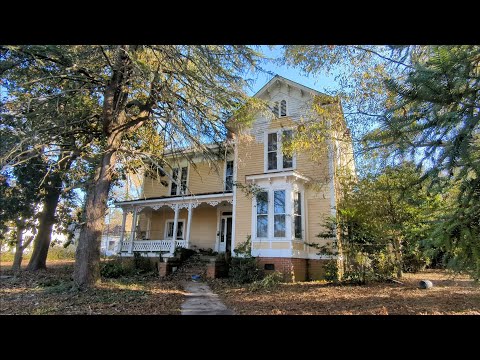 ABANDONED Victorian Mansion Full 1990s Time Capsule! Taxidermy & Antiques Everywhere!