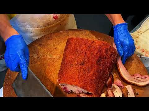Roast meats are the top choice for late-night snacks in Hong Kong! Roast suckling pig and roast g...
