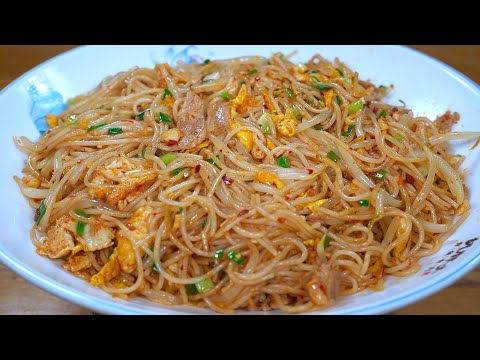 炒饭,炒河粉,大家学会了吗,今天大厨分享最正宗的萍乡炒米粉,从小吃到大的味道,清爽劲道不油腻,真的香到骨子里#like #美食教程 #吃货推荐官 #家常菜