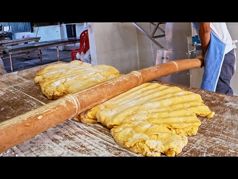 A Dying Chinese Technique！Bamboo Noodles Making, Soft Flour Cake/ 將消失的技藝！竹昇麵製作, 手工薩騎馬, 蝦仁雲吞/1937年創立