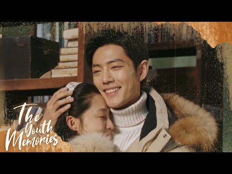 Sweet proposal! He asked his beloved girl to marry him in the library they first met each other!