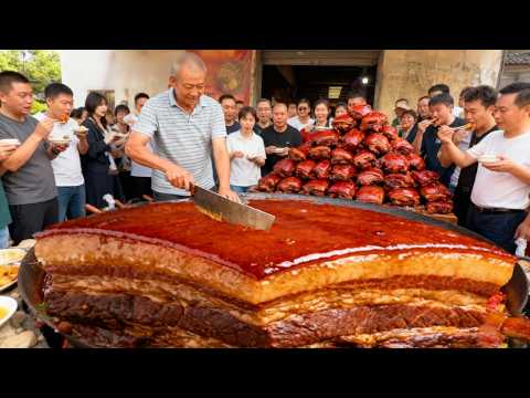 浙江海宁柴火铁锅炖肉，8口大灶摆村口，红烧肉肥肠嘎嘎香#麦总去哪吃