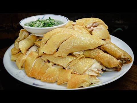 廣東話影片｜白滷水浸雞(白切雞)｜預祝母親節快樂｜香港人無雞不歡，廣東人無雞不成宴｜簡單易做一氣呵成的白切雞做法｜再加道如何斬雞，如何擺設的基本技巧。