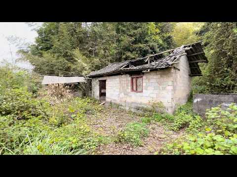 After Losing His Job, Man Renovates an Abandoned House and Builds a New Kitchen in the Mountains