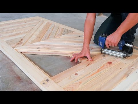 Amazing Pallet Woodworking Project // How To Build A Modern DIY Sliding Barn Door //DIY Woodworking