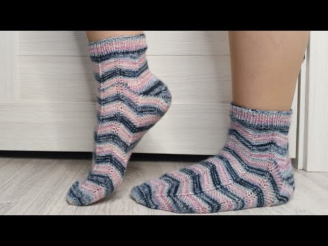 НОСКИ СПИЦАМИ "ЗИГЗАГИ". Два носка одновременно. Попетельный МК.