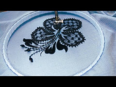 A simple idea for a luxurious accent: an exquisite combination of velvet and lace.