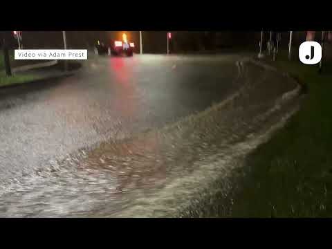Storm Chandra: Flooding on the Enniskerry Road in south Dublin