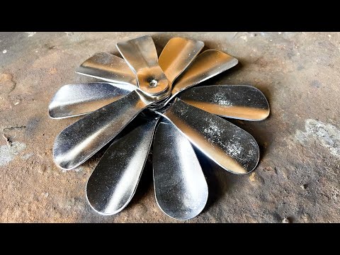 🛠️ Can Shoehorns Become a Knife? Damascus Forging Experiment