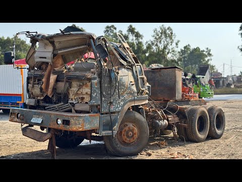 Major Accident Truck Restoration | Mechanics Bring Destroyed Truck Back to Life