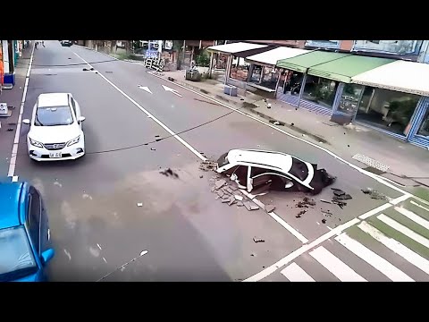 80 Moments Filmed Second Before Disaster