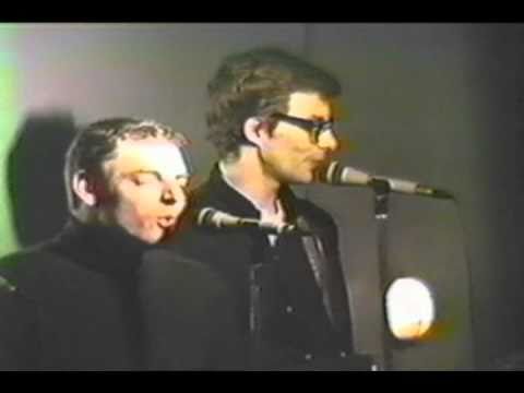 11- Running Scared - Roy Division