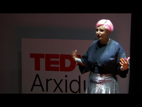 Como decir quien eres sin decir palabra. | ISABEL GOMILA | TEDxArxiduc