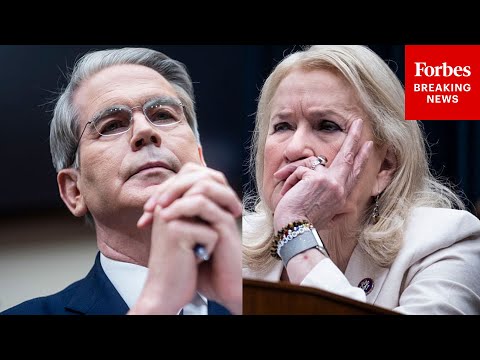 'Do You Know The Poverty Rate In This Country?': Sylvia Garcia Has Tough Exchange With Scott Bessent