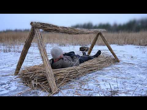 Winter Survival Challenge: Building a Shelter For a Freezing Night, No Sleeping Bag
