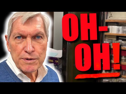 DEALER WARNS OF SILVER & GOLD BUYERS BAILING ON BANKS!  WHY ARE THEY PULLING IT ALL OUT??