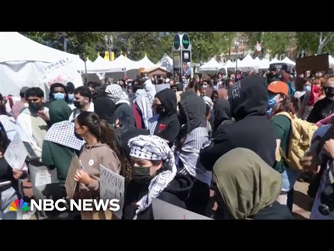 USC students protesting after pro-Palestinian valedictorian speech canceled
