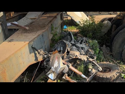 Restoring a Kawasaki Z1000 Abandoned in a Junkyard | Bringing a Legendary Machine Back to Life