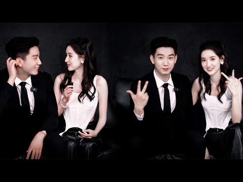 Please look at the camera! The eyes are inseparable from each other, and the eyes are glued together