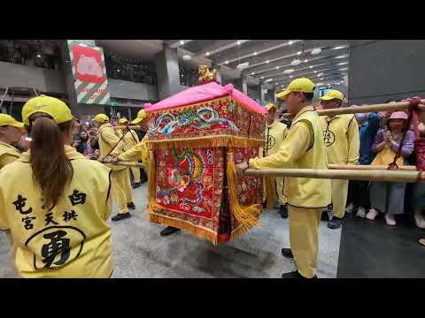 白沙屯媽祖到新北市政府外遲遲不進入....原來是在等他？..-2025白沙屯媽祖土城板橋贊境（2）