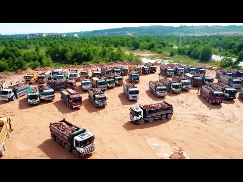 300 Dump Trucks Waiting to Unload Stones While Some Other Dozers Was Broken, a Dozer Need Fastest