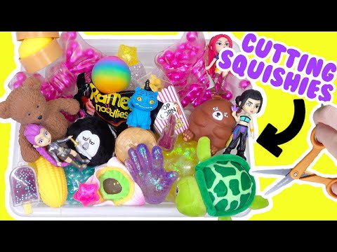 KPOP Demon Hunters Cutting Squishies into One Bowl with Dolls