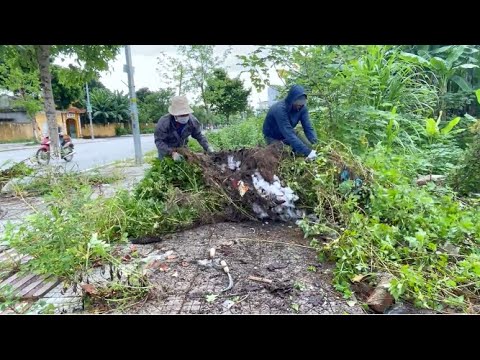 Continue cleaning the sidewalks to help everyone have a happy Christmas and New Year