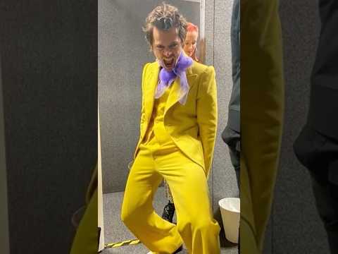 New Harry Styles Photos Has Fans Seriously Worried