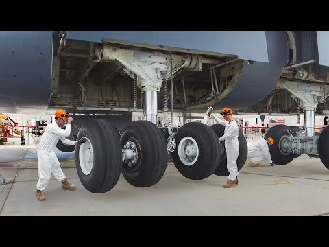 Inside Facility Repairing the US Air Force’s Largest Landing Gear Ever Made