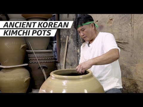 How a Master Potter Makes Giant Kimchi Pots Using the Traditional Method — Handmade