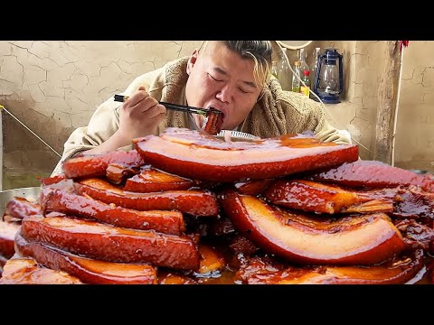 Monkey brother made 10 pounds of pork belly to make "Bazi meat" with rice. It's so delicious.