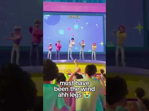 the animation made this look so funny 😭  #kpopdemonhunters #netflix #kpop #shorts